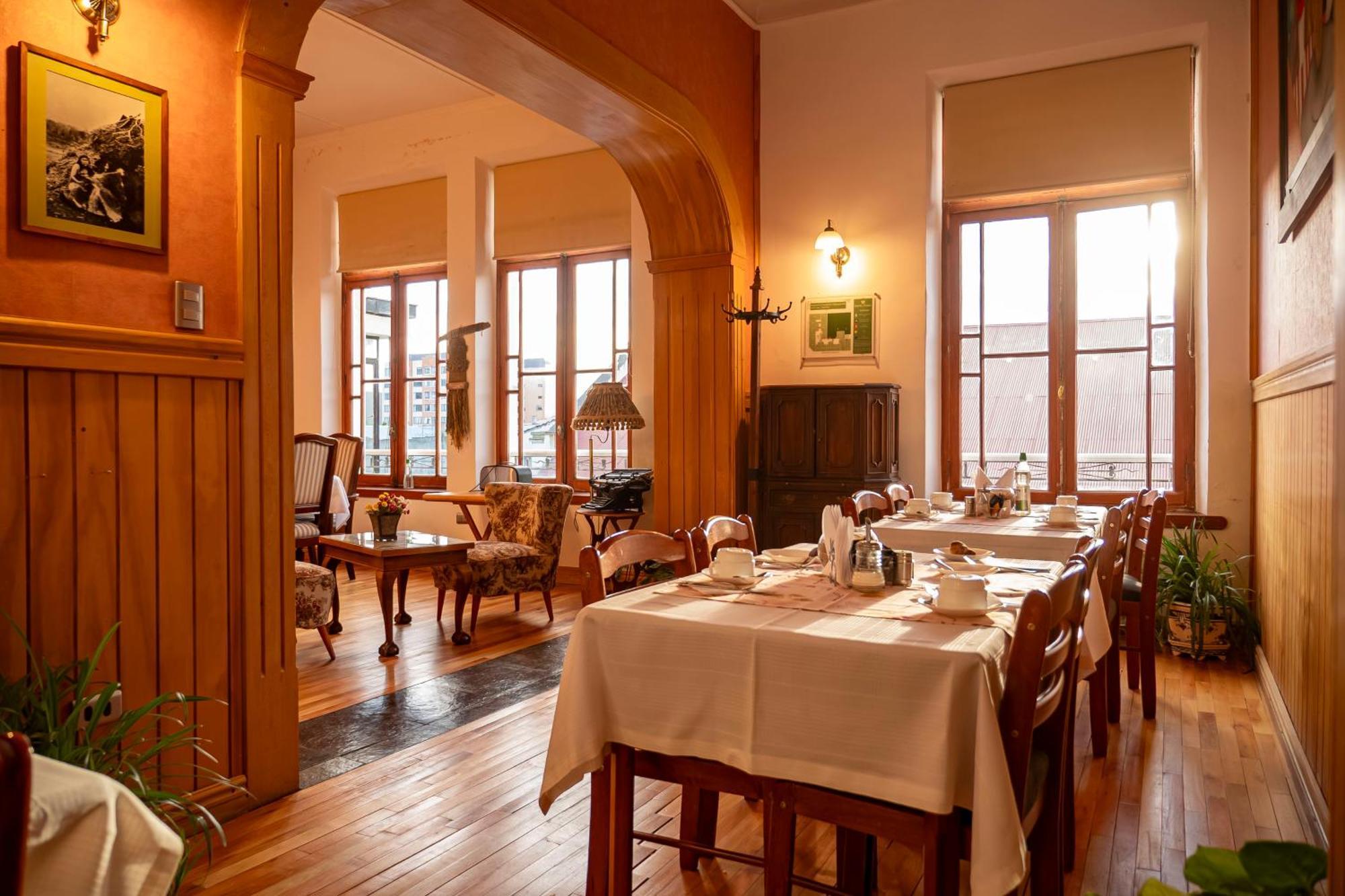 Plaza Hotel 3*
