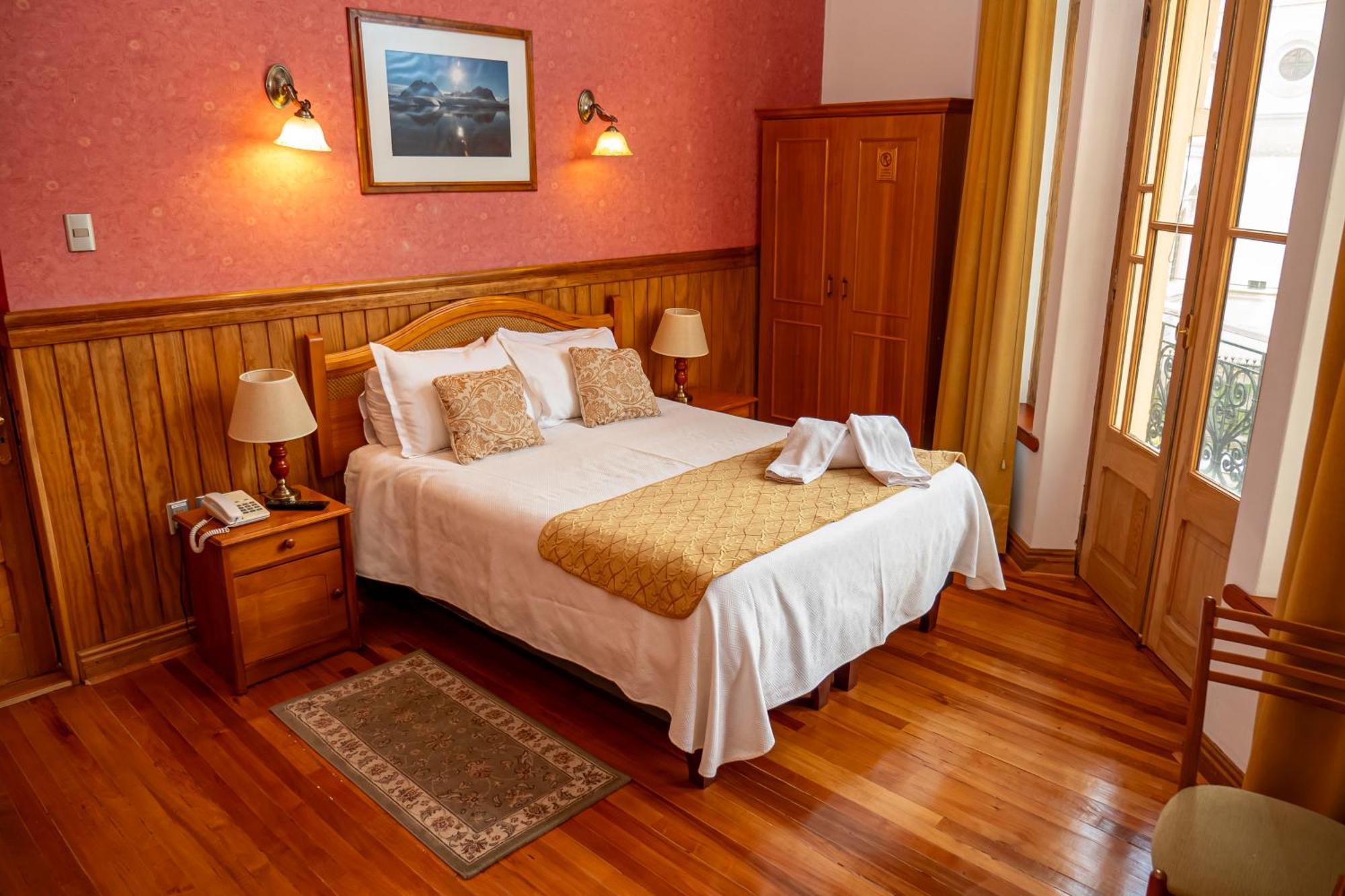 Hotel Plaza 3*
