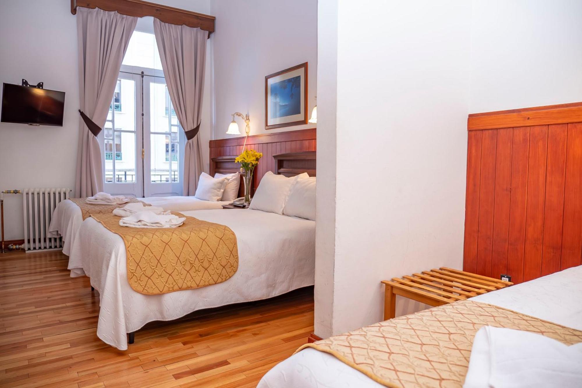 Hotel Plaza 3*