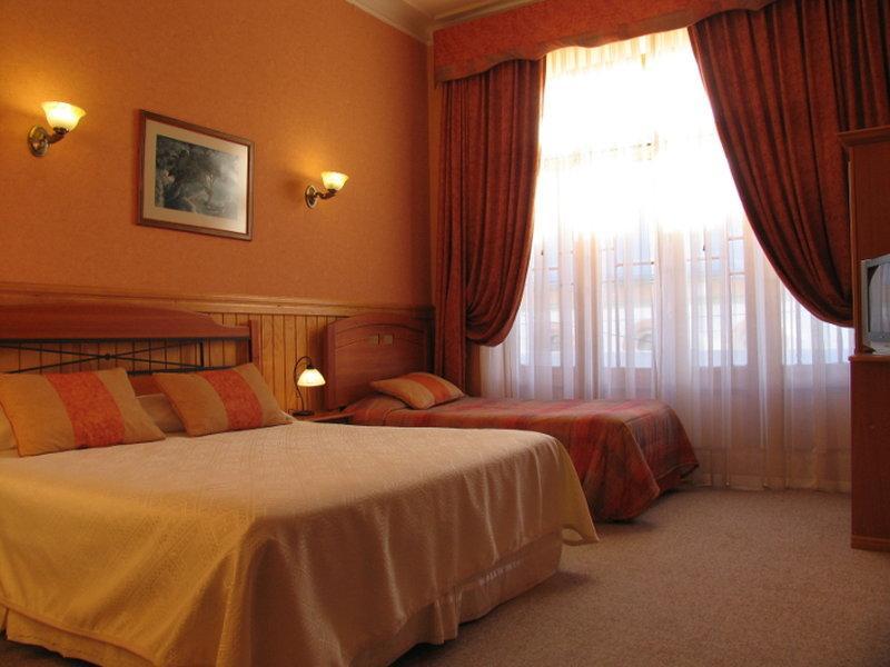 Hotel Plaza 3*